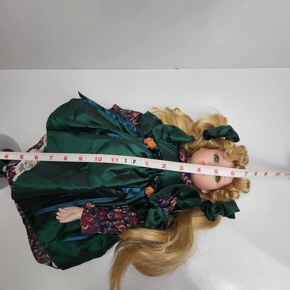 The Connoisseur Collection Seymour Mann Porcelain Doll in Emerald Green Dress - Picture 13 of 13